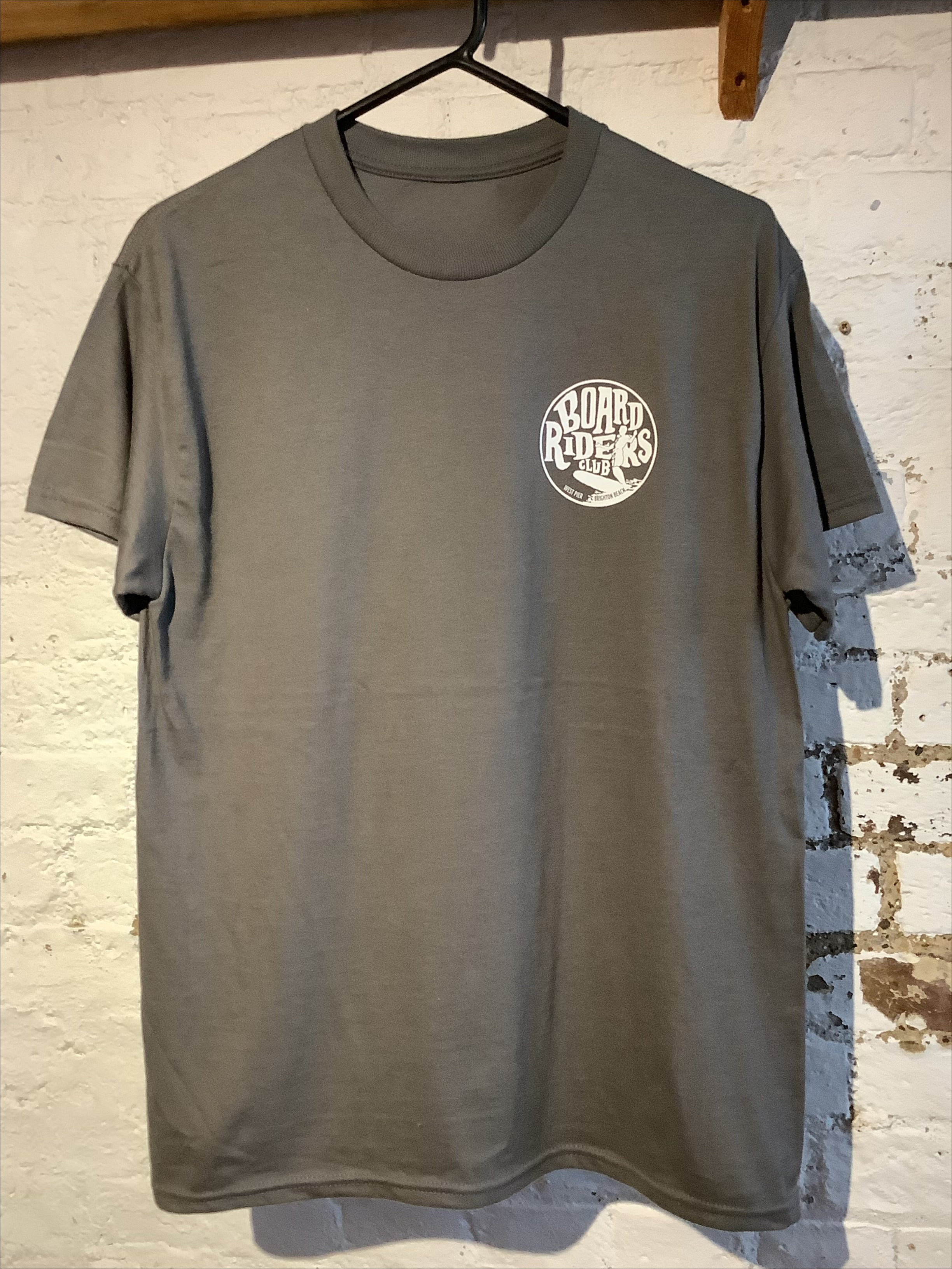 Classic West Pier Surfing Club - Streetwear Brand With A Logo avaliação e preço
